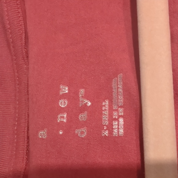 A New Day XS red, scoop neck tee - Picture 3 of 3